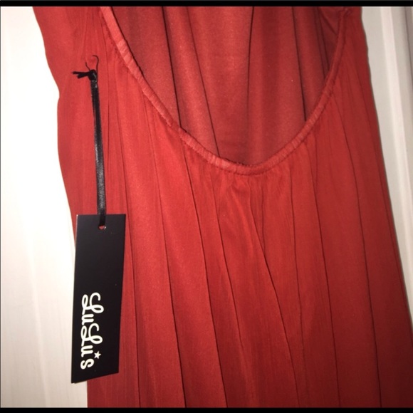 RePoshing LuLu’s halter dress NWT - Picture 4 of 4